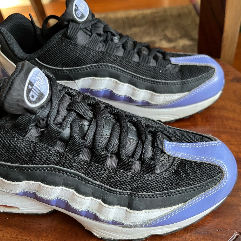 Girls Nike Air Max 95 Black Purple White - Picture 2 of 12